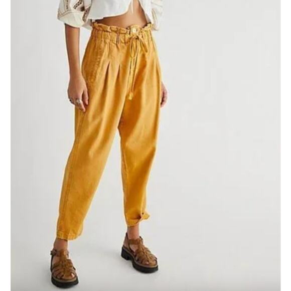 Free People Margate Gold Micro Corduroy Paperbag Pleated Taper Button Fly sz S - Picture 1 of 11